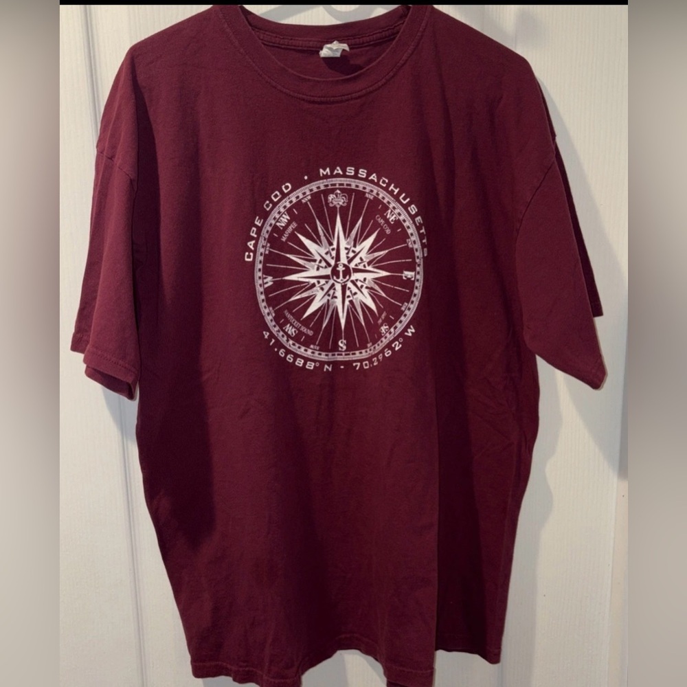 Men's Cape Cod t shirt - Maroon